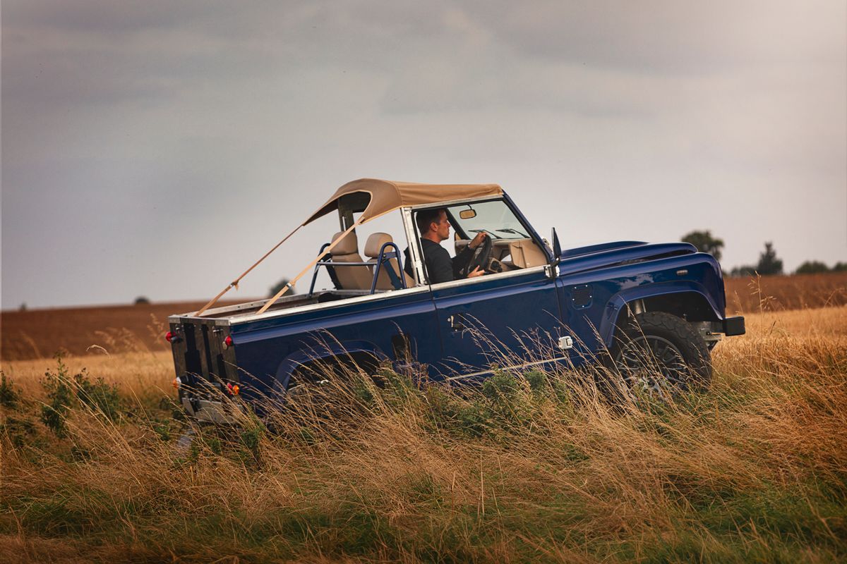 Salon Prive Defender 90