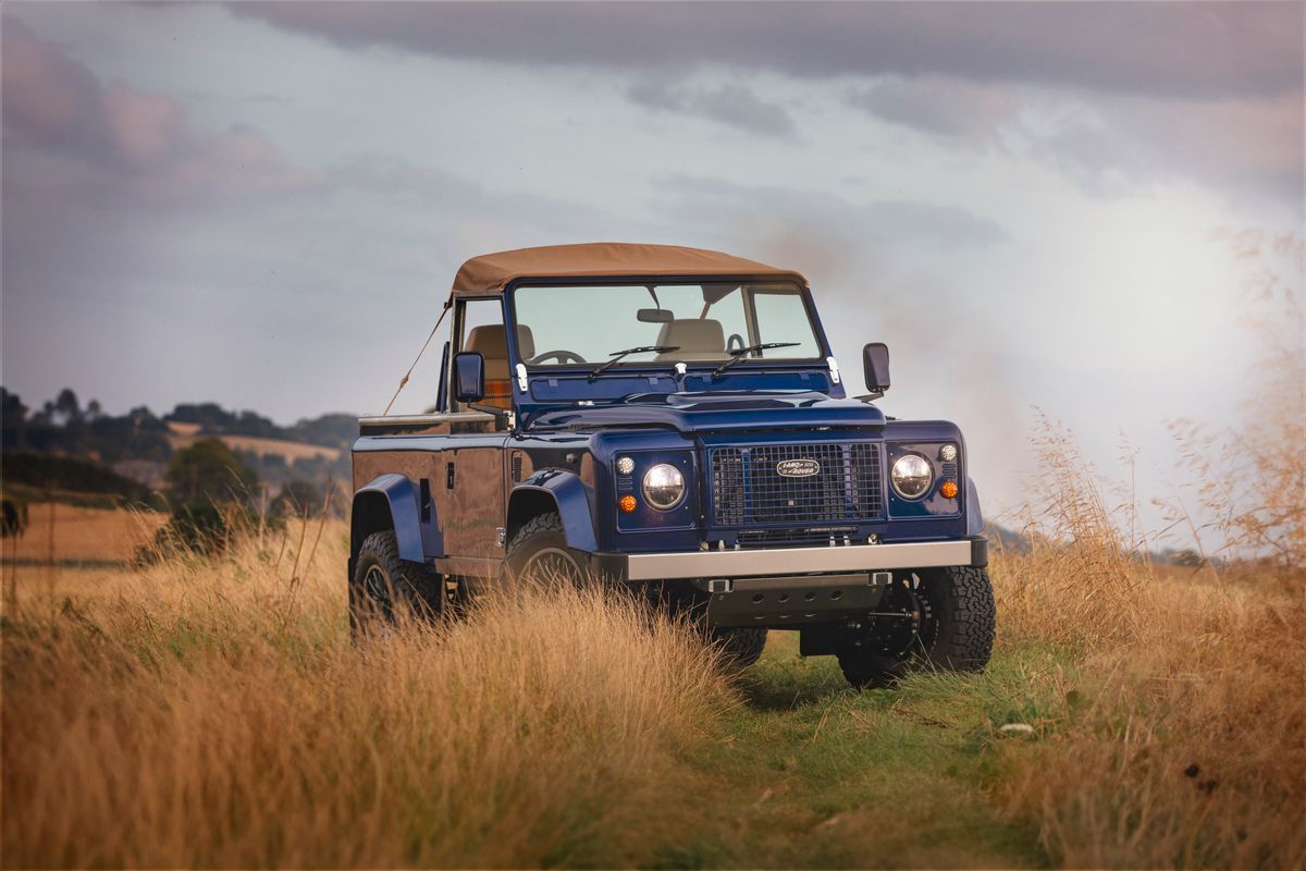 Salon Prive Defender 90