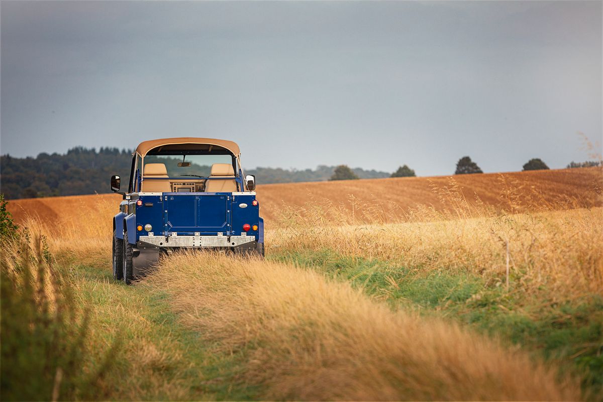 Salon Prive Defender 90