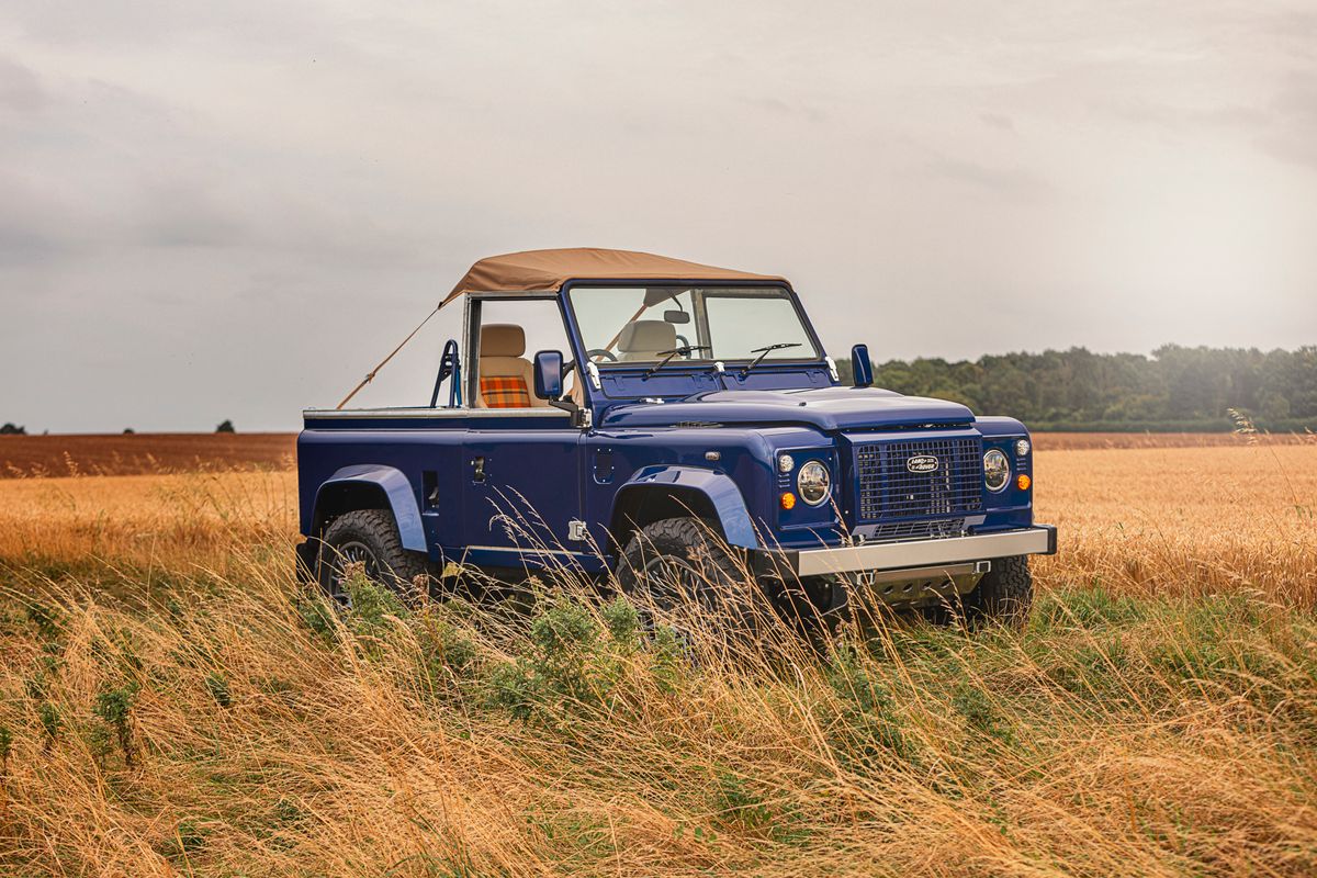 Salon Prive Defender 90