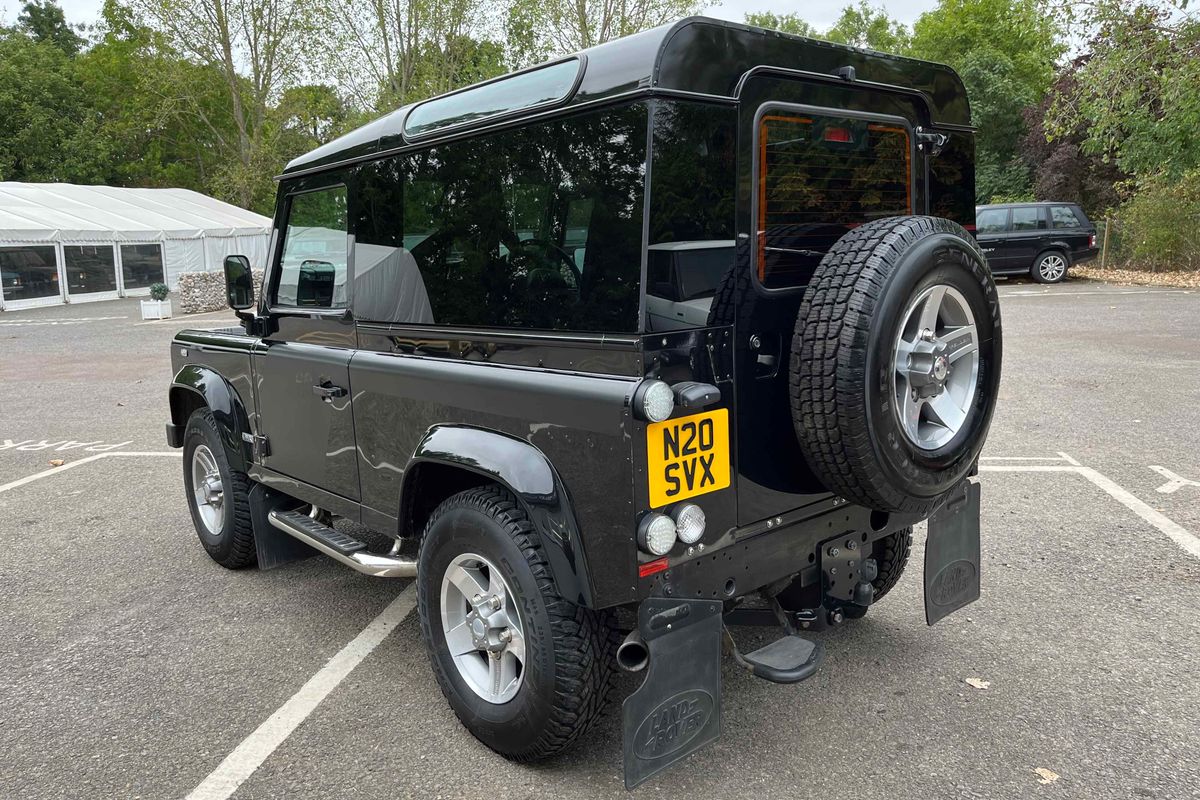 2009 RHD Defender 60th SVX Station Wagon - High specification No. 20/300