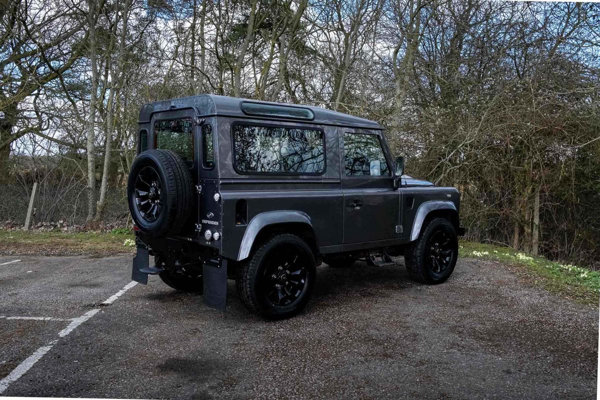 Land Rover Defender 90 - Low Mileage