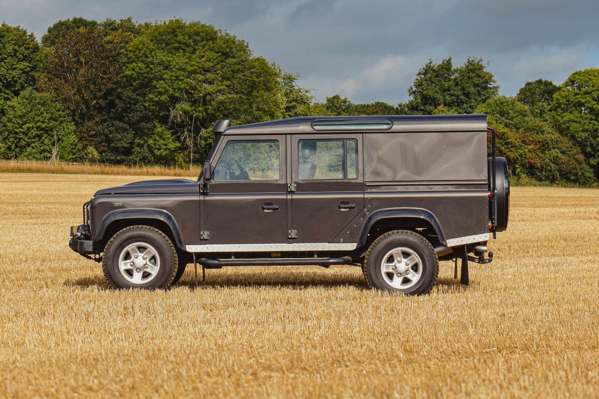 2014 Landrover Defender 110 XS TD D/C